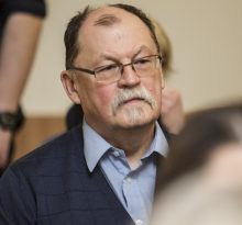 Diplomų teikimas Juozo Karoso salėje